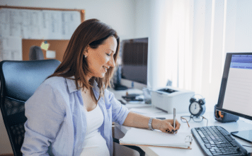 Working and Pregnant :: More Than a Maternal Risk