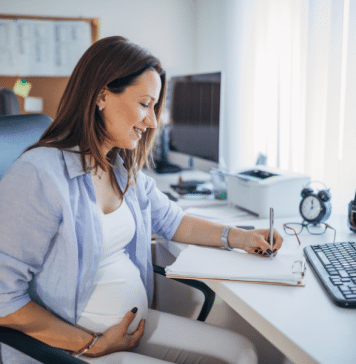 Working and Pregnant :: More Than a Maternal Risk