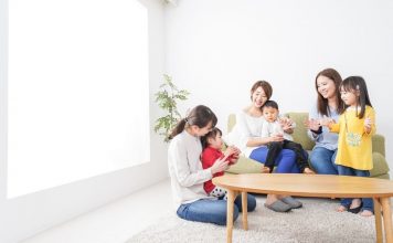 Moms Supporting Moms