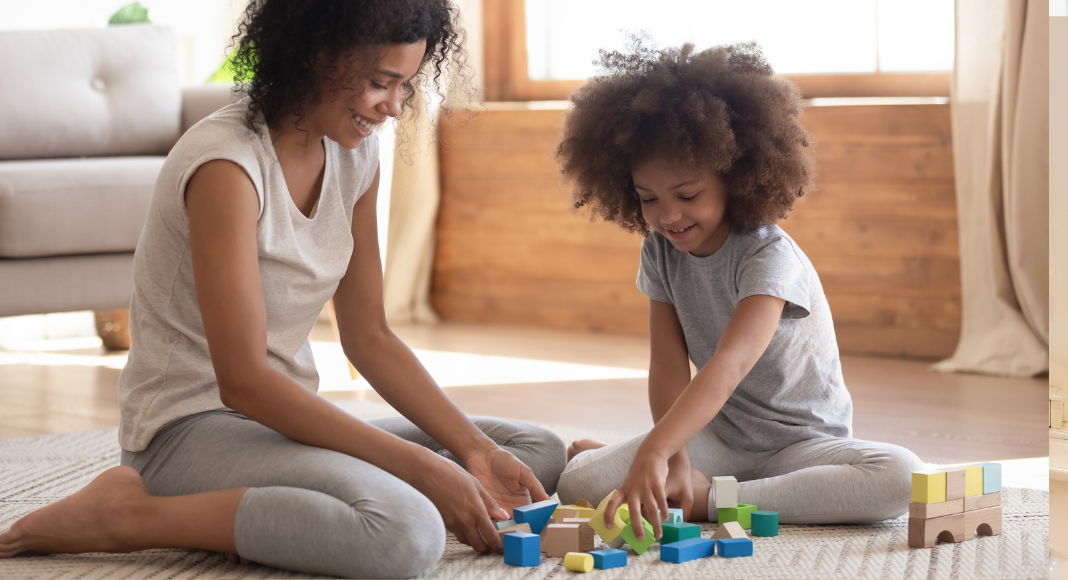 Play With Me, Mommy: What Your Child is Really Saying 